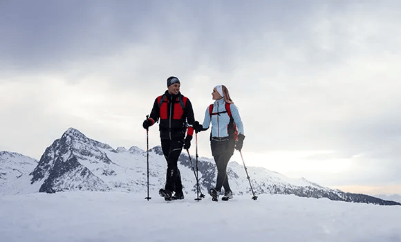 La testa nella valigia: cosa portare in montagna d’inverno senza sciare 